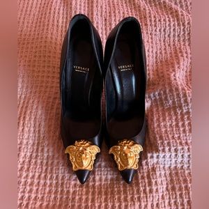VERSACE Black and Gold Medusa Pointed Pump